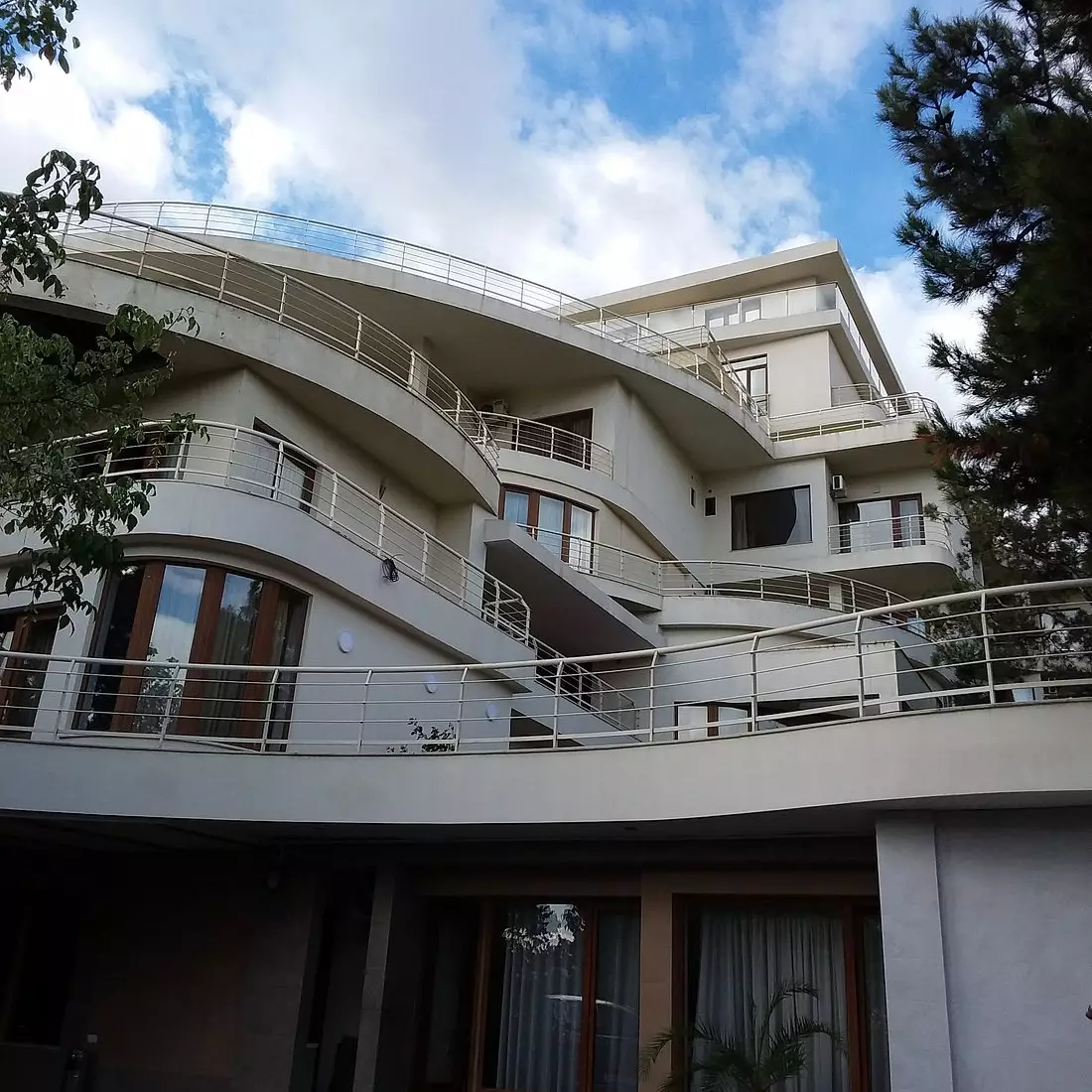 هتل بیوموند گاردن